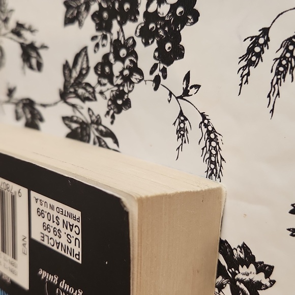 The Bones of you by Debbie Howells m5 - Picture 7 of 8